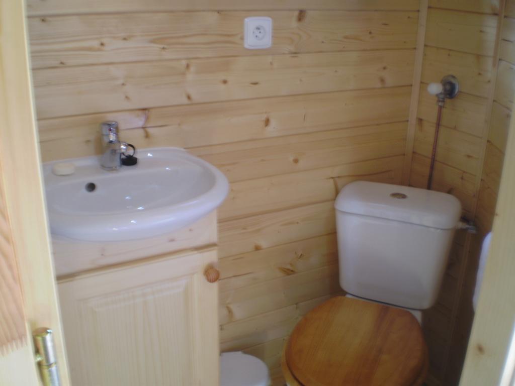 Bed and Breakfast Les Roziers - Roulotte Bagnac Zewnętrze zdjęcie